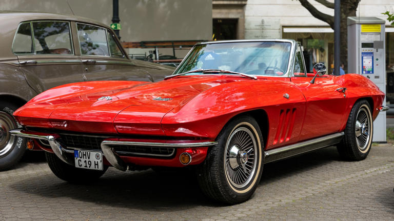 5 classic cars from the 1960s with high resale value