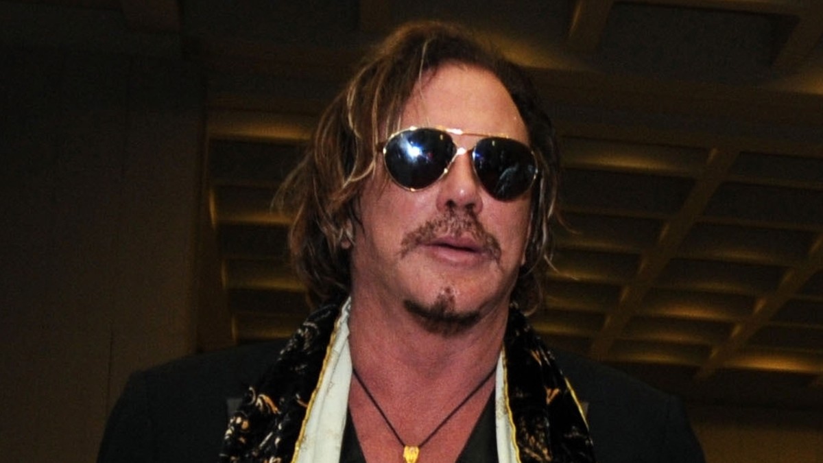 Iconic Hollywood actor's manager breaks silence on GoFundMe drama and ...