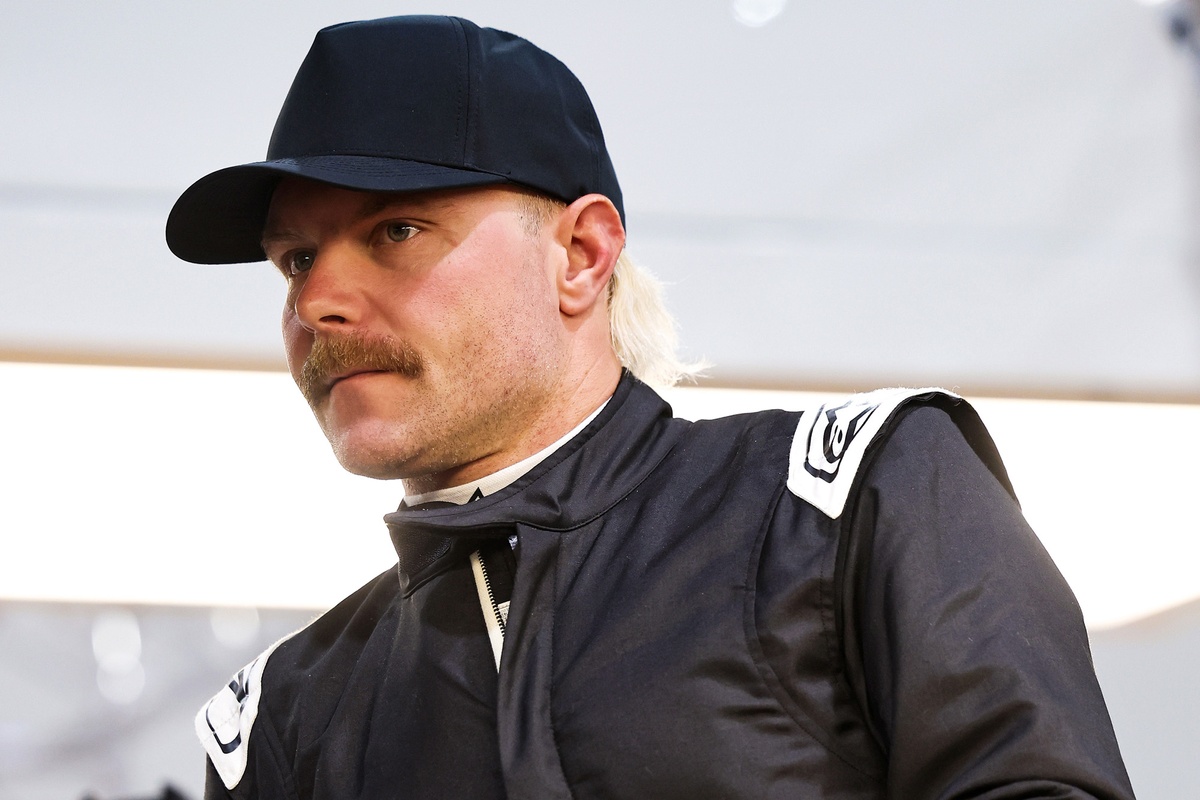 Bottas, sezon öncesi 1985 Ferrari direksiyonuna geçiyor