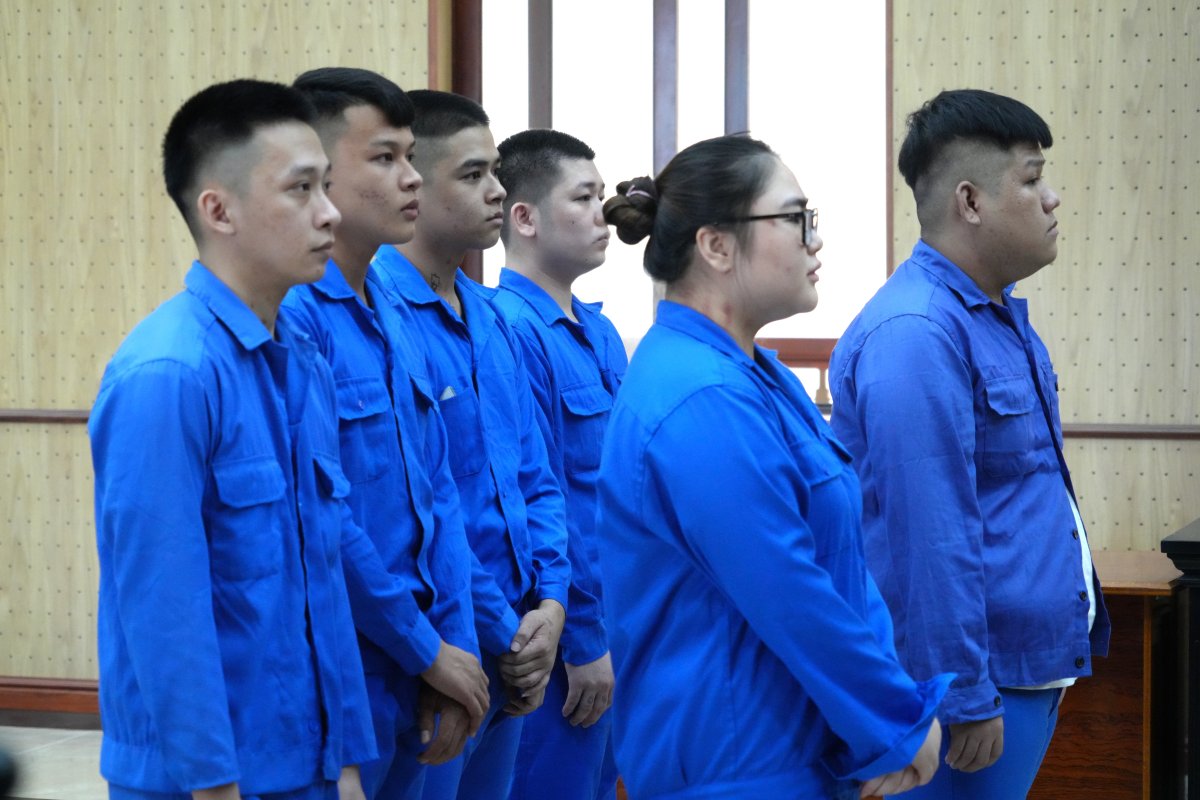 Mang súng bắn người khác khi vừa ra tù 17 ngày