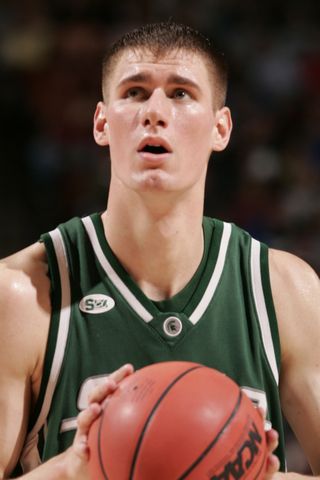 Michigan State basketball coach explains why he agreed to eject former(01)