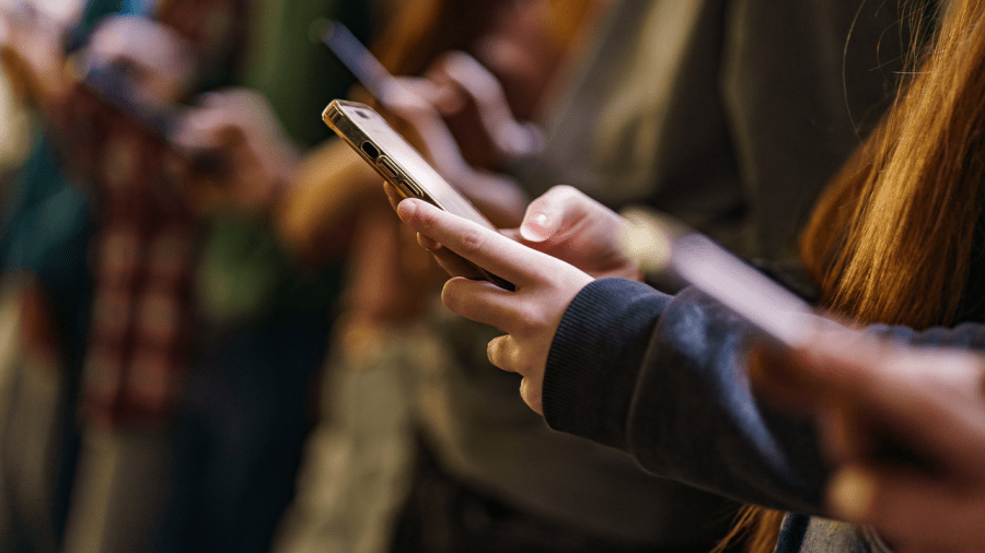 Majority of Kansas school districts are in compliance with new phone law