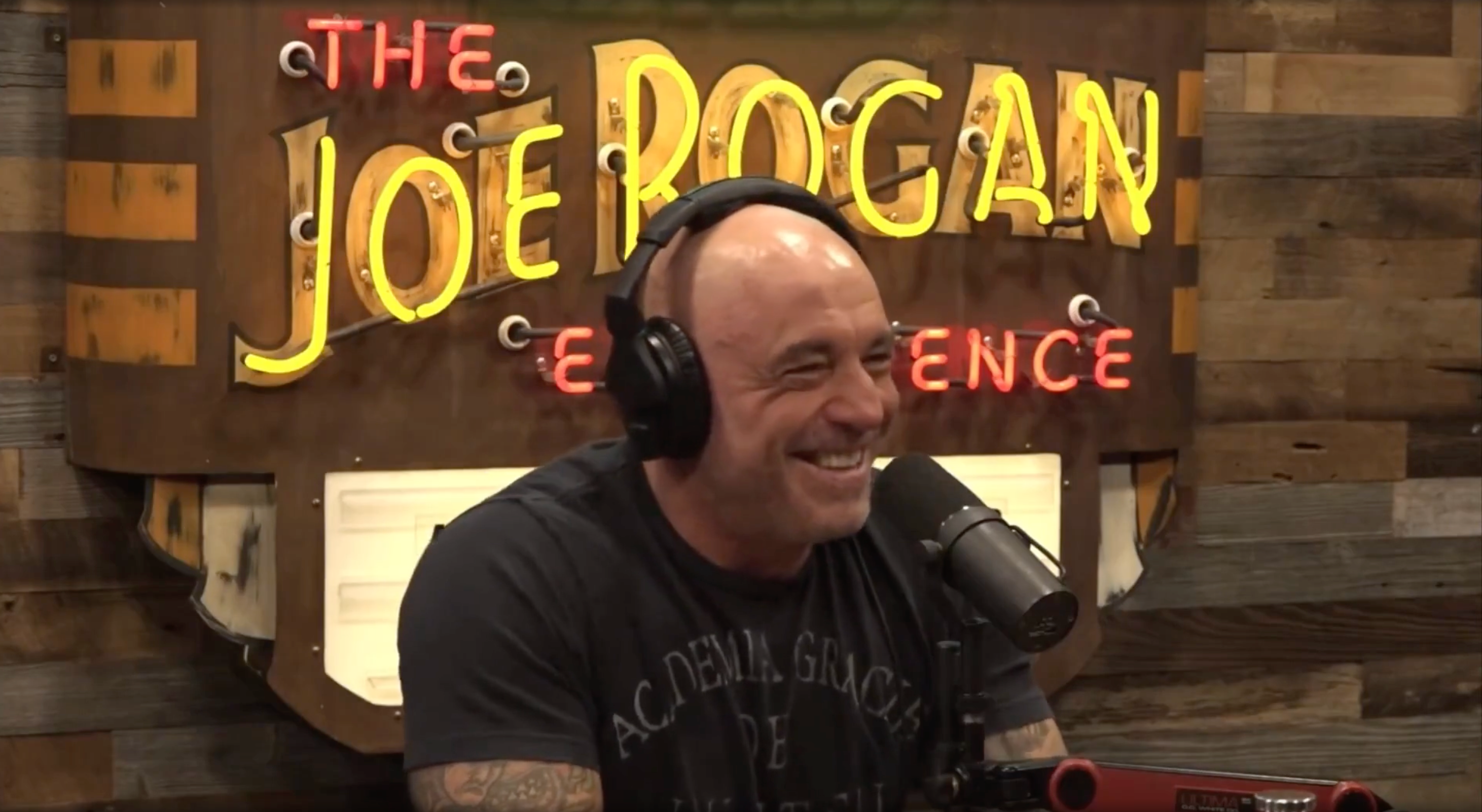 'Diet Alex Jones:' Protesters rally outside Joe Rogan’s comedy club