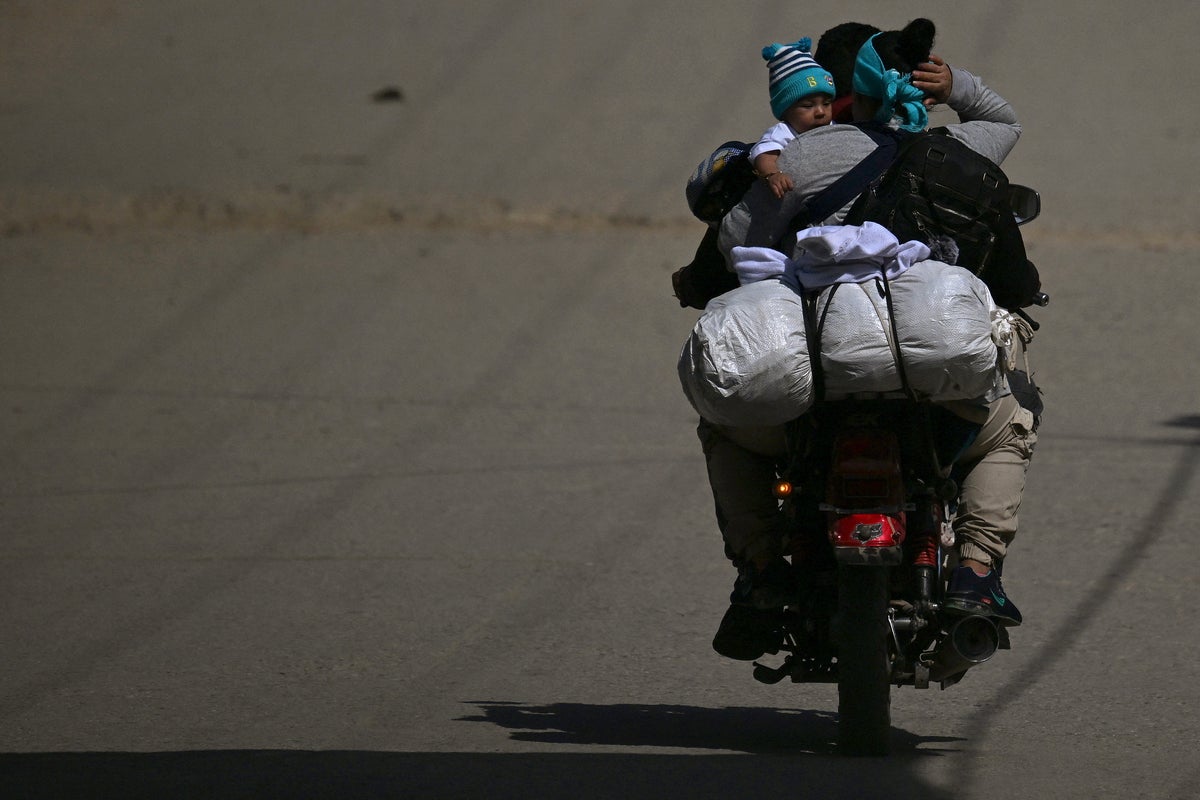 Rebel violence in Colombia forces more than 300 to flee<br><br>