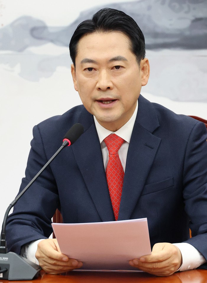 국민의힘 쇄신안 발표와 KT 가입자 이탈 현상 심화