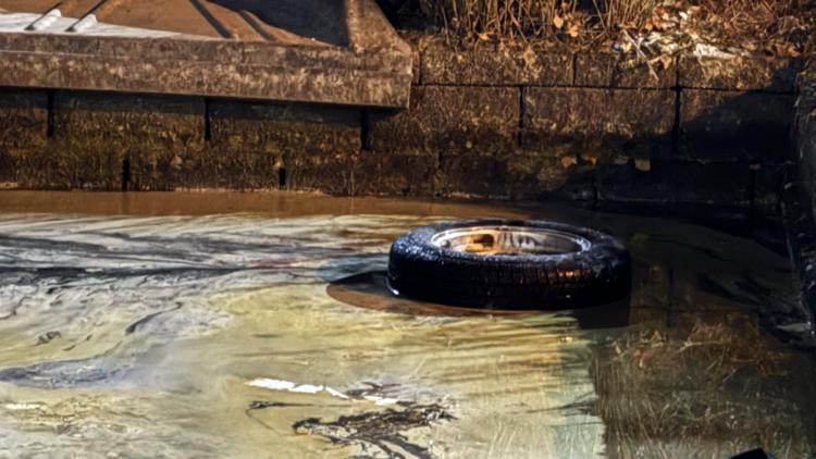 Virginia Beach police respond to crash; 1 vehicle submerged