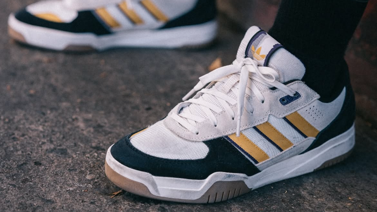2026 【SALE】 adidas skateboarding Release Tomorrow! Release: 06.04.2026 adidas ZX 8000 EU 40 2/3