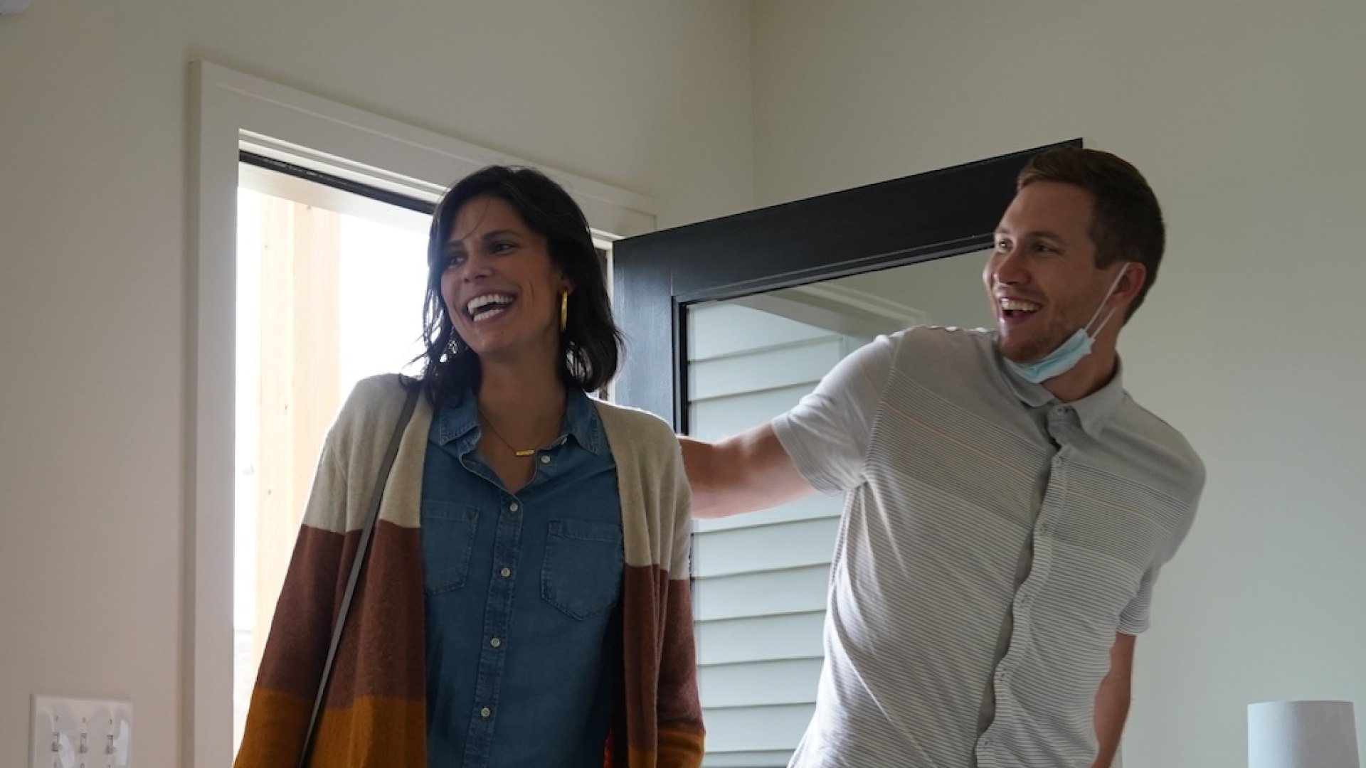 Person of interest in Ohio couple's deaths was seen near their home: Video