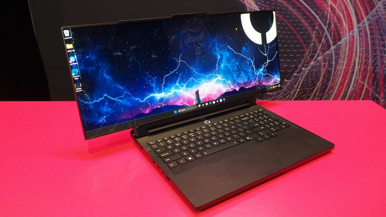 Lenovo just pulled off a world first for gaming laptops my jaw dropped