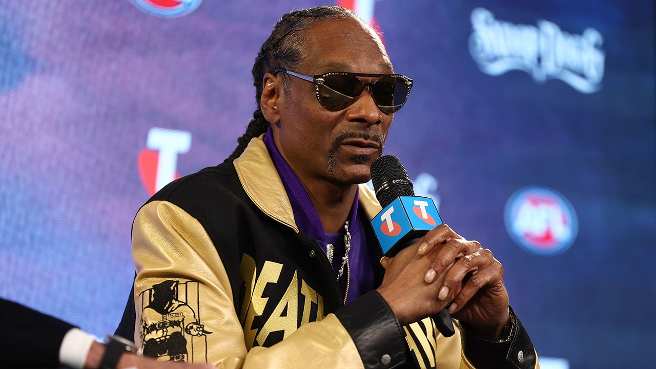 Steve Kerr gets ejected with Snoop Dogg on call for Warriors game: 