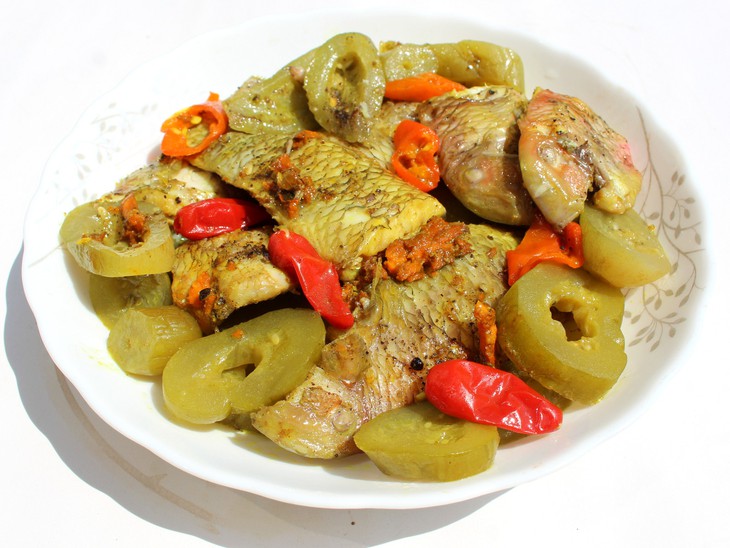 Đậm đà cá mó kho dưa