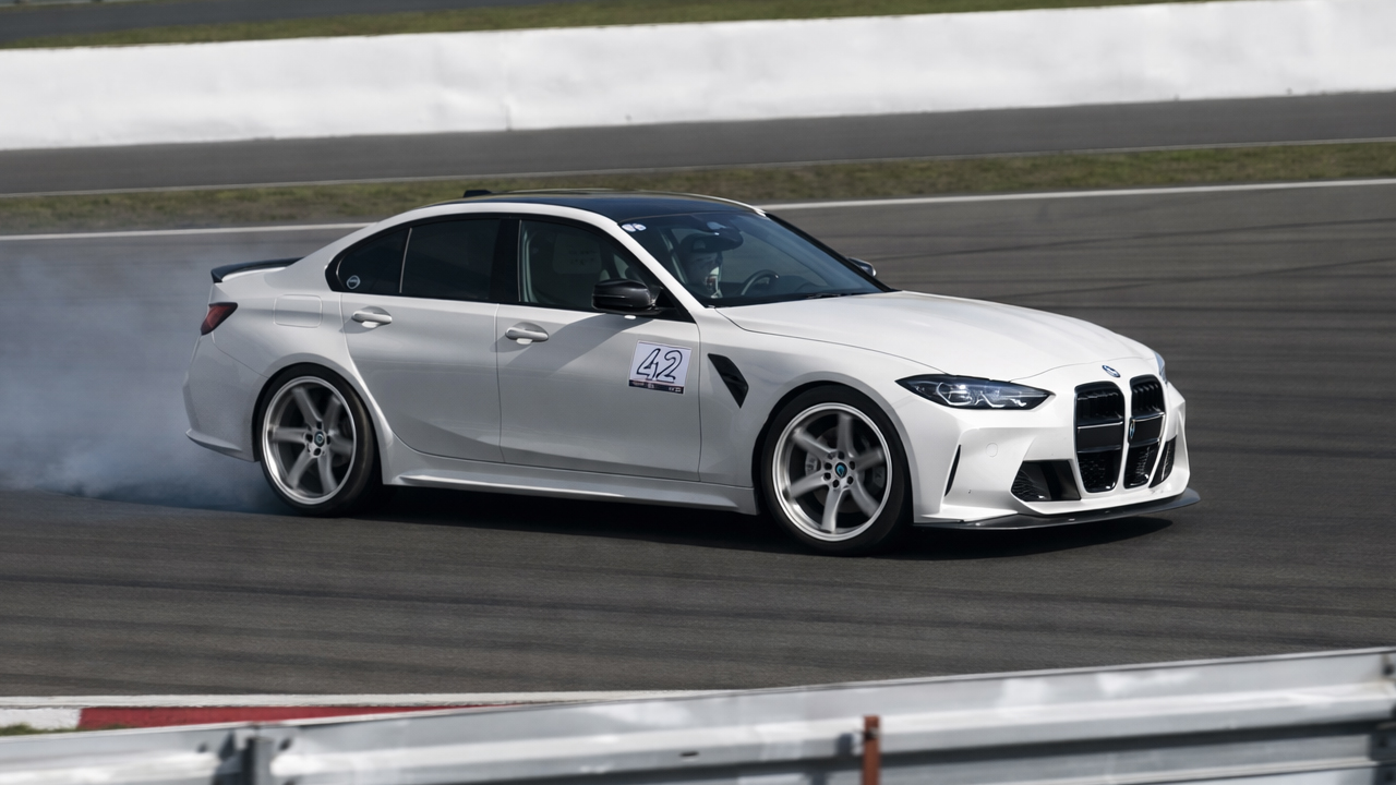 BMW M3 drifting too hard at Nurburgring
