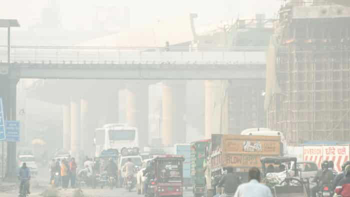 Cold weather keeps Delhi choking as overall AQI falls under 'poor' category