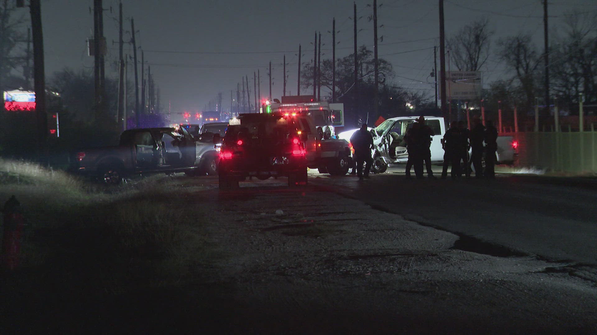 4 rushed to hospital after head-on crash in east Harris County