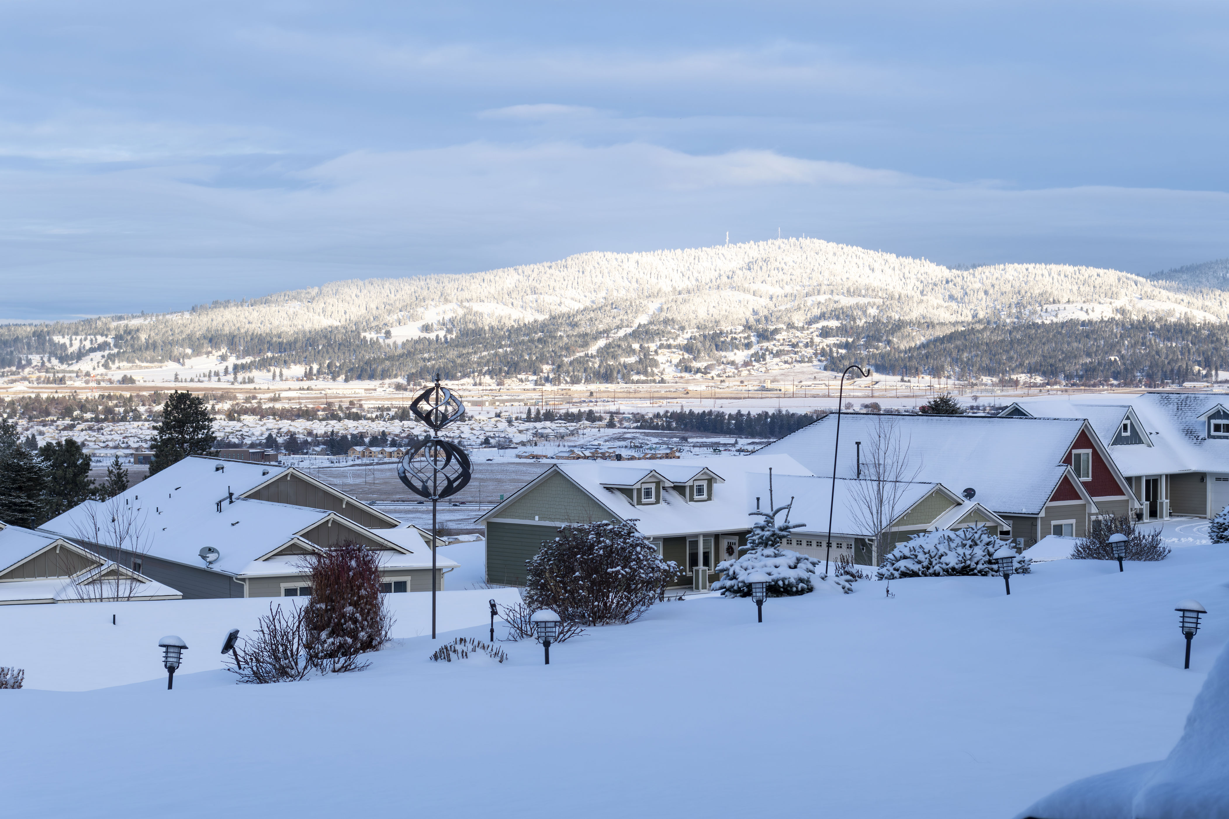 Winter storm warning—24 inches of snow to hit<br><br>