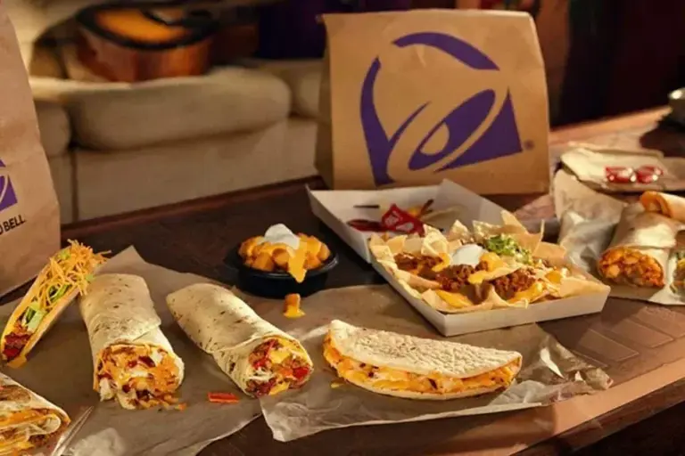 Taco Bell menu prices with calories [updated 2026]