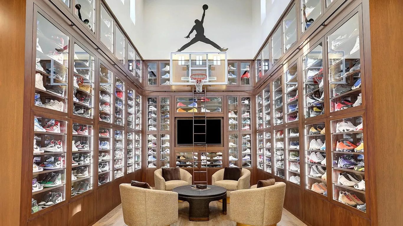 Mansion with NBA court tops Phoenix Zillow views