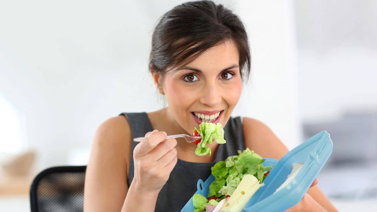 14 subtle lunch signals co‑workers notice