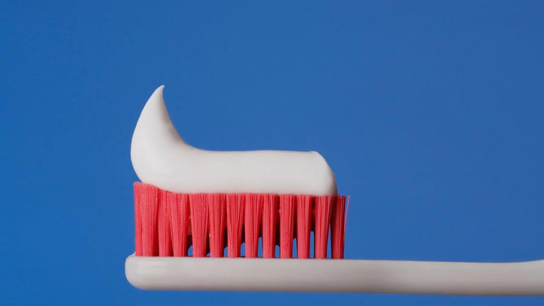 New toothpaste aims to protect against periodontitis without disrupting ...