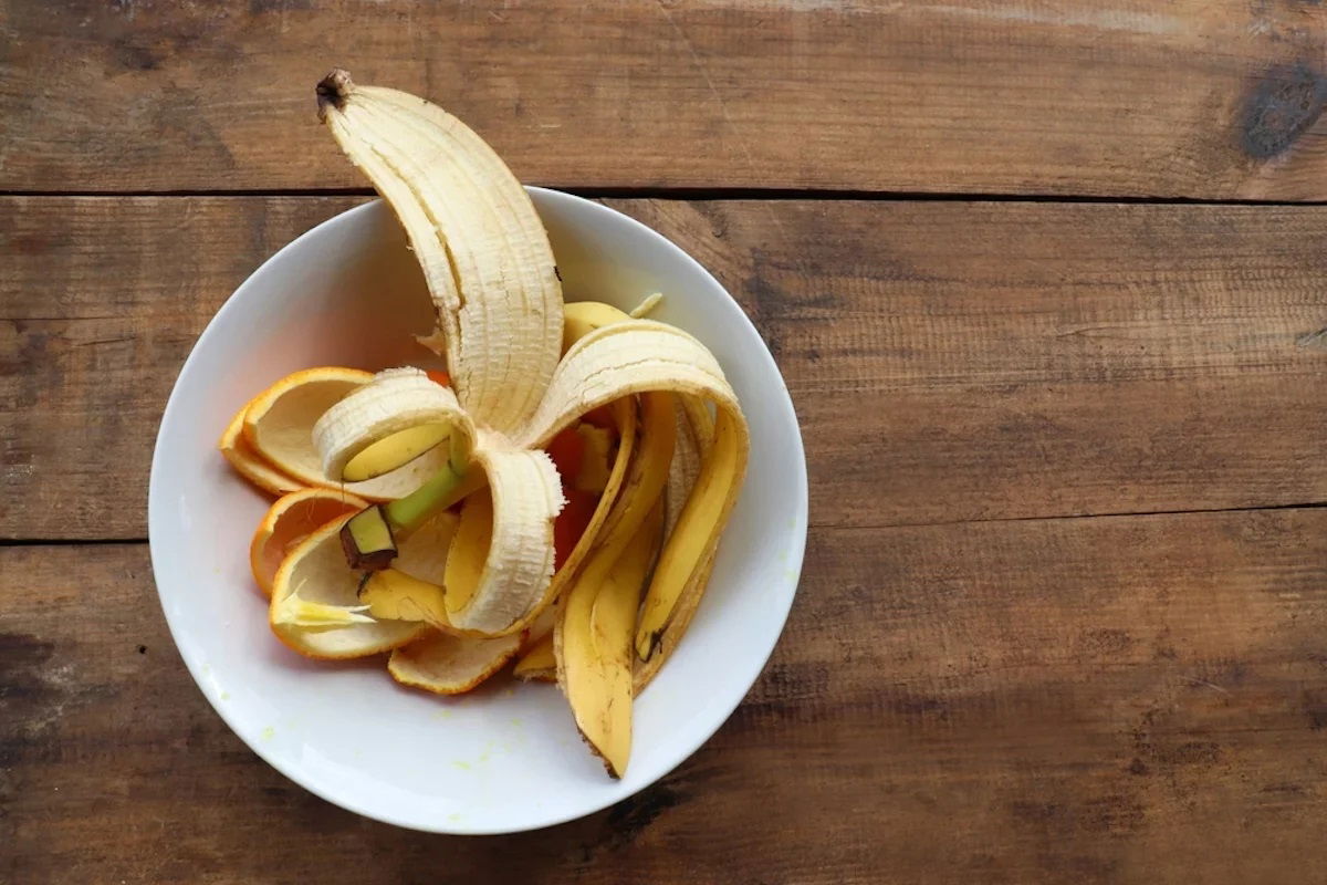 Casca de banana: 10 benefícios e como usar (com receitas)