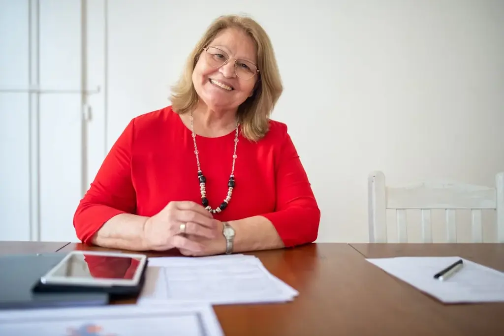 Retired but need more money? 27 high-paying jobs retirees can start ...