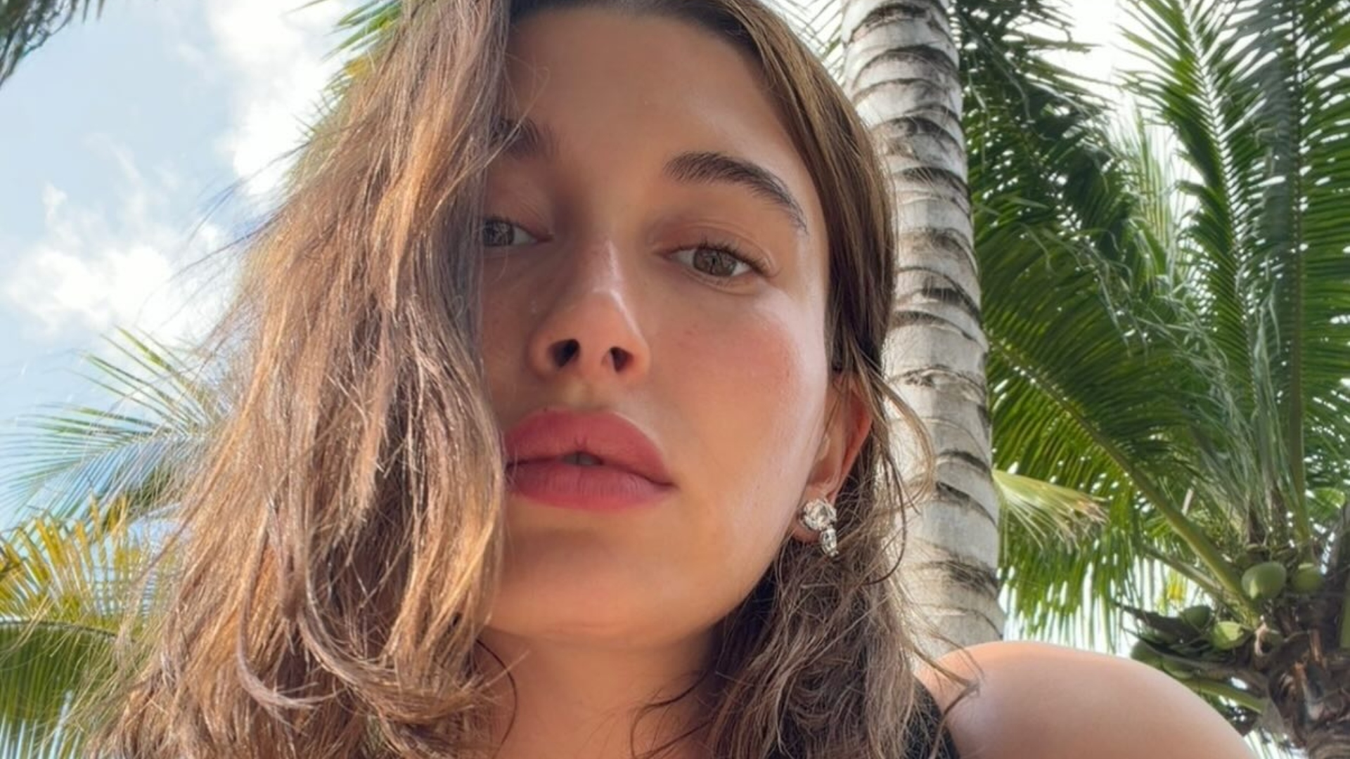 Хейли Бибер высмеяла попытки фанатов извиниться перед ней