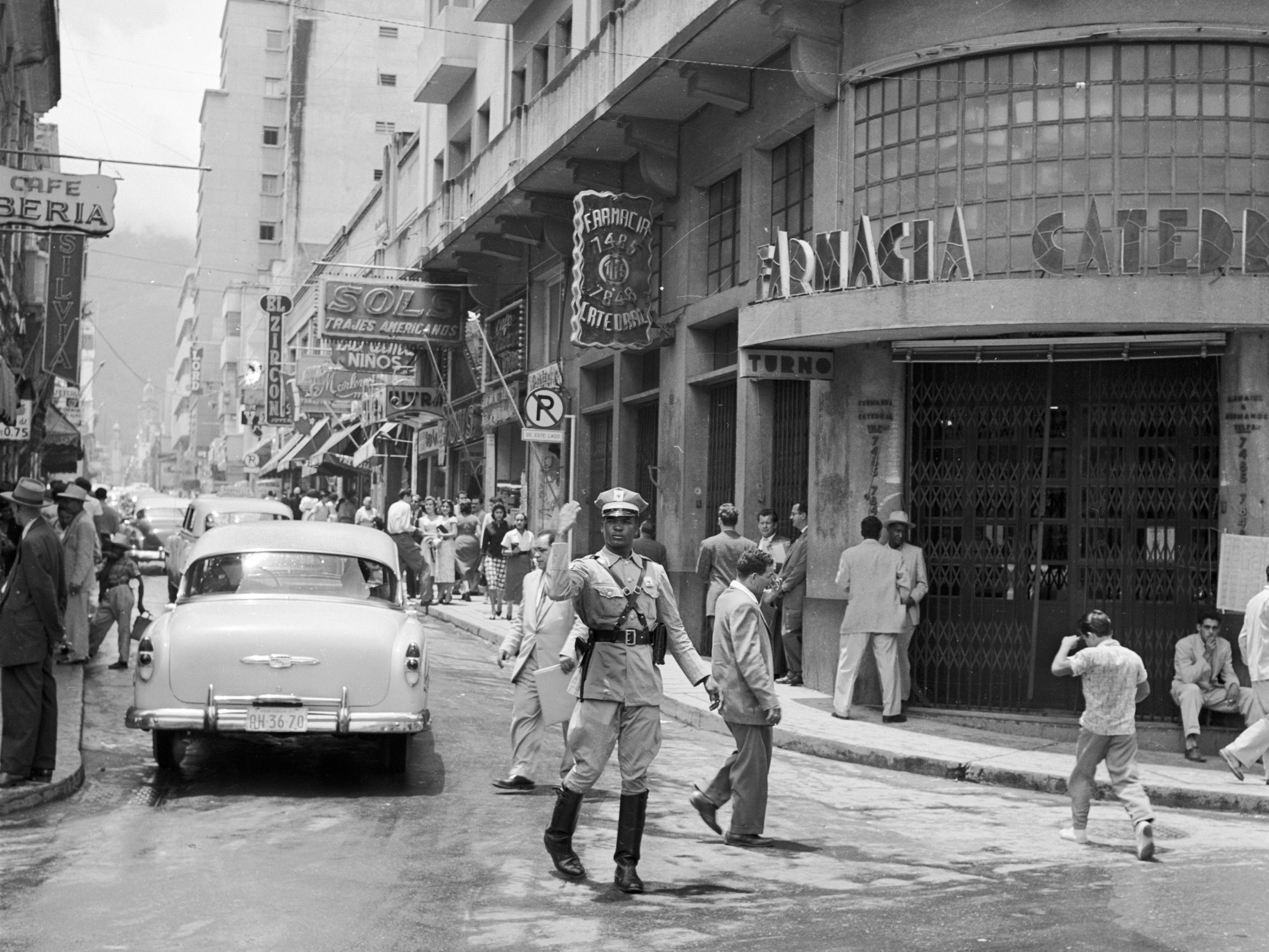 Vintage photos show Venezuela before its economic collapse, when oil wealth made it one of the
