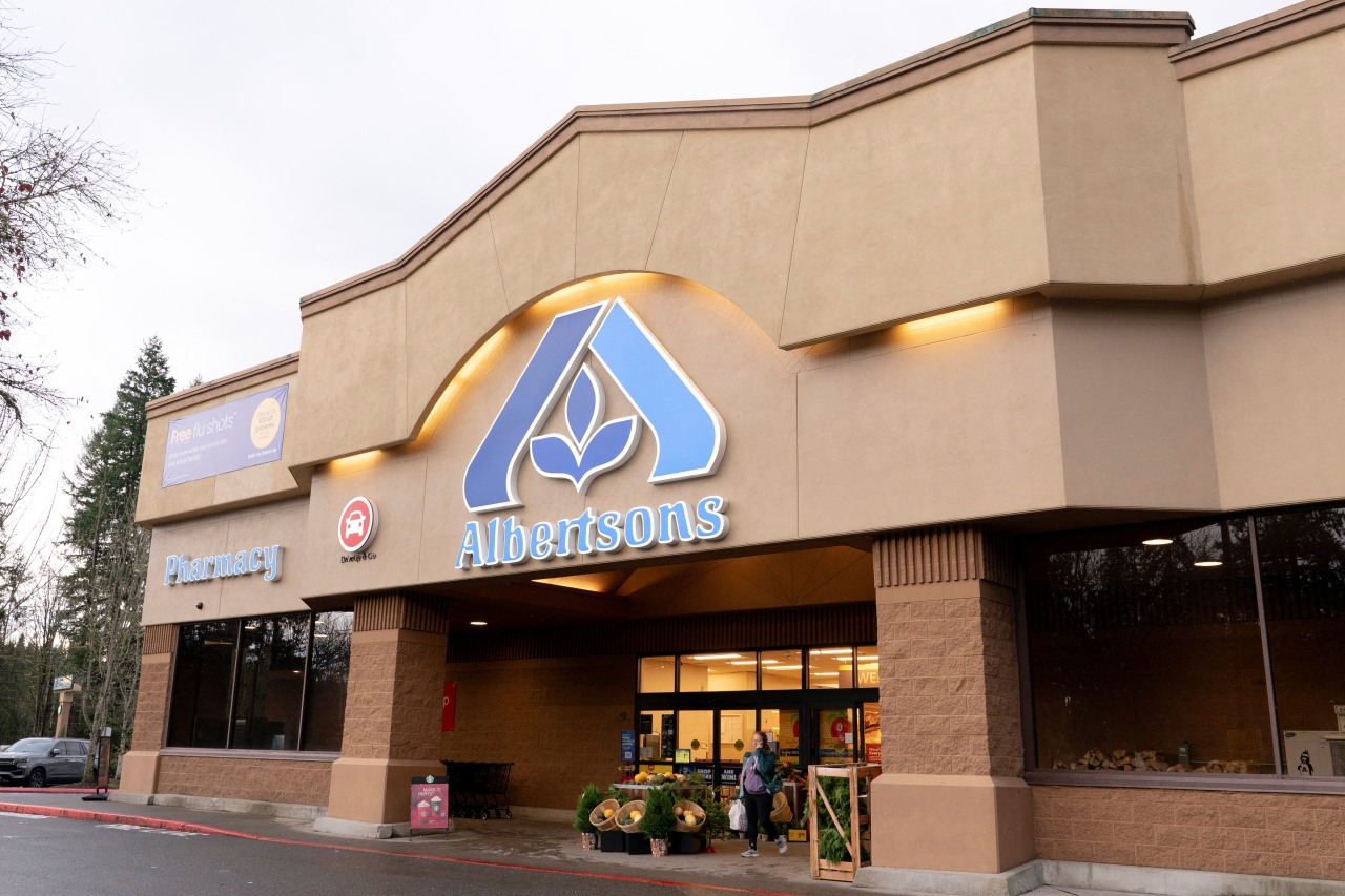 Albertsons Narrows Full-Year Forecast as Medicare Pricing Changes Take Effect
