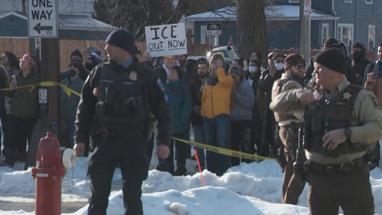 Hundreds protesting in south Minneapolis after woman shot and killed by ...
