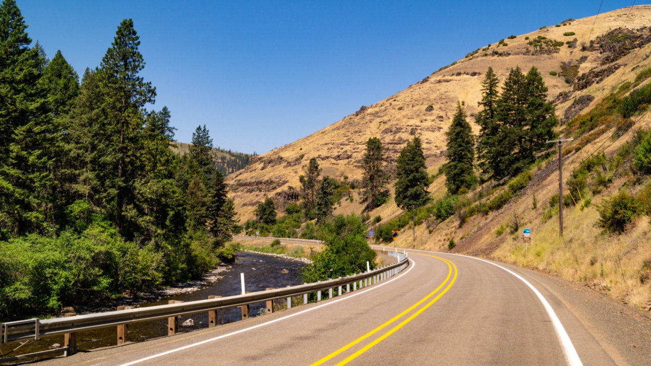 US road trips off the beaten path for travelers seeking unique experiences