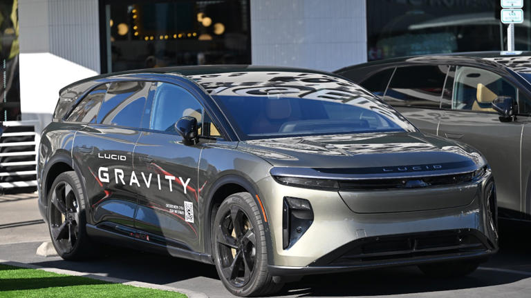 Edmunds got 400 miles from Lucid’s Gravity GT, below its 450-mile EPA ...