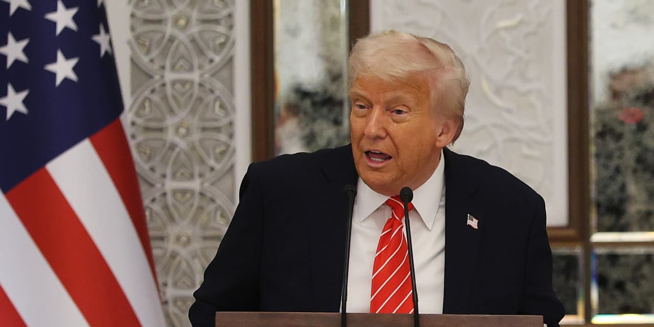 Why Trump banning institutional investors like Blackstone from buying homes wont bring down housing costs, according to experts