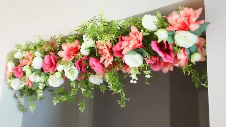 Use a Dollar Tree pool noodle to create cute & charming doorway decor ...