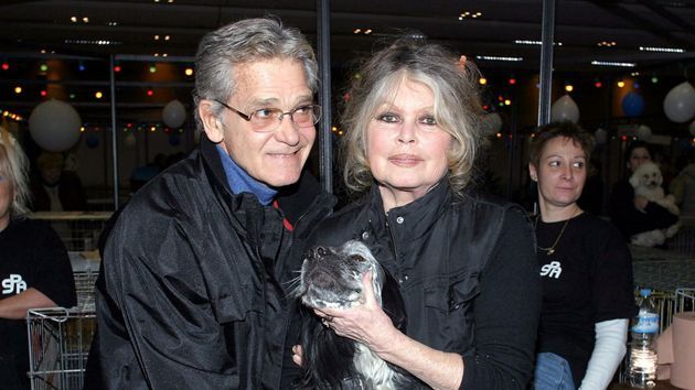 Bernard d'Ormale en larmes : les images poignantes des adieux à Brigitte  Bardot à Saint-Tropez