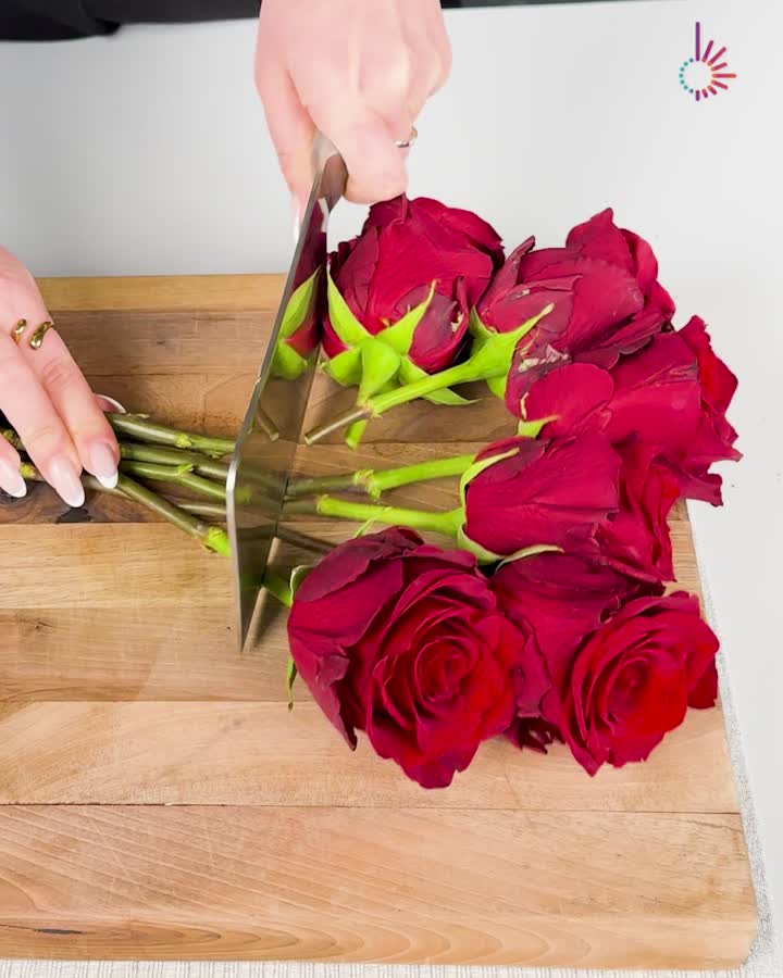 Easy DIY rose centerpiece🌹