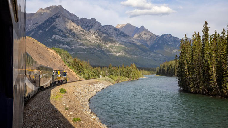 The 5 best train rides in North America for unparalleled lake views ...