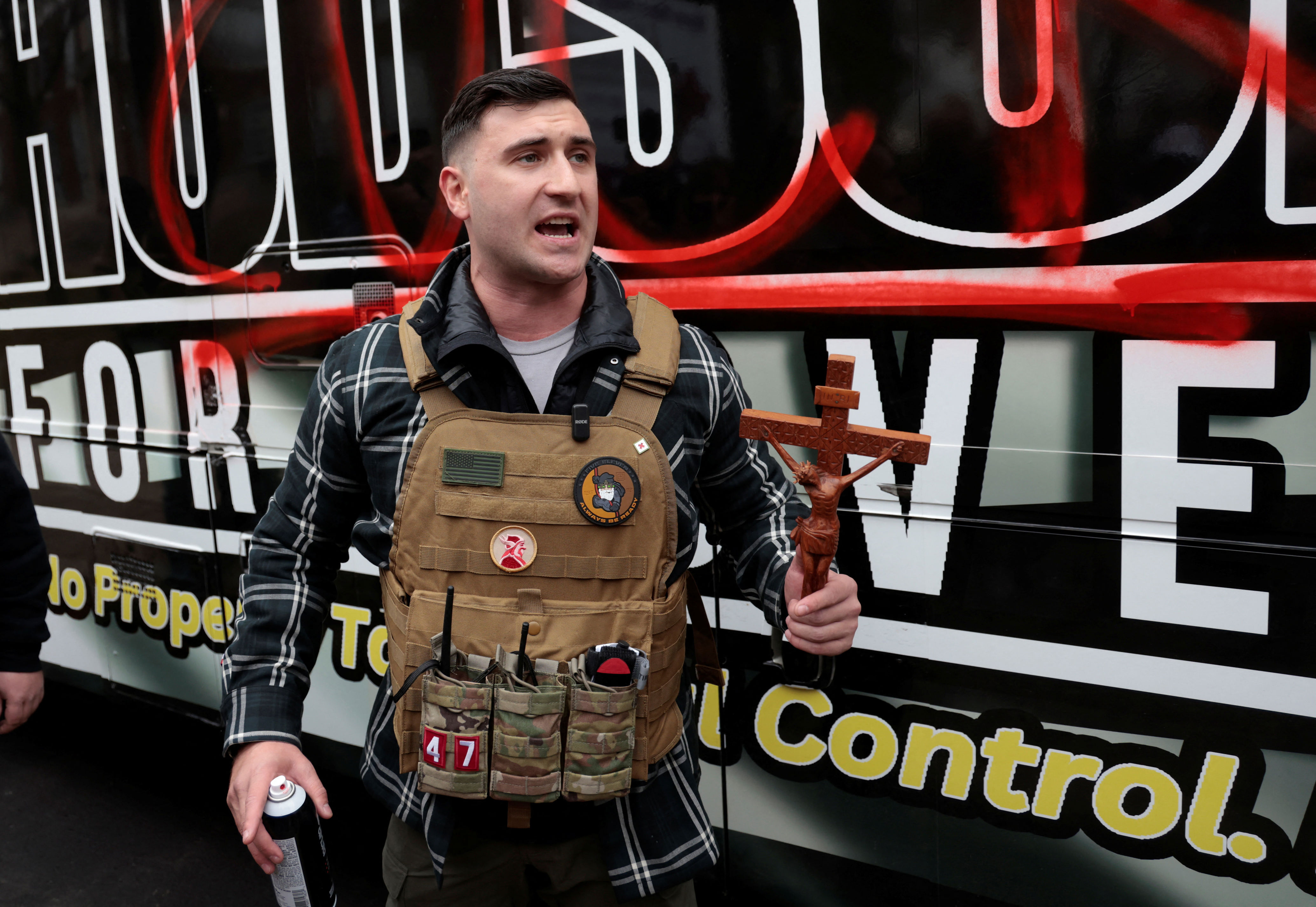 Ex-Häftling Lang macht Nazi-Salute bei Protest in Washington - salute news from The Jerusalem Post