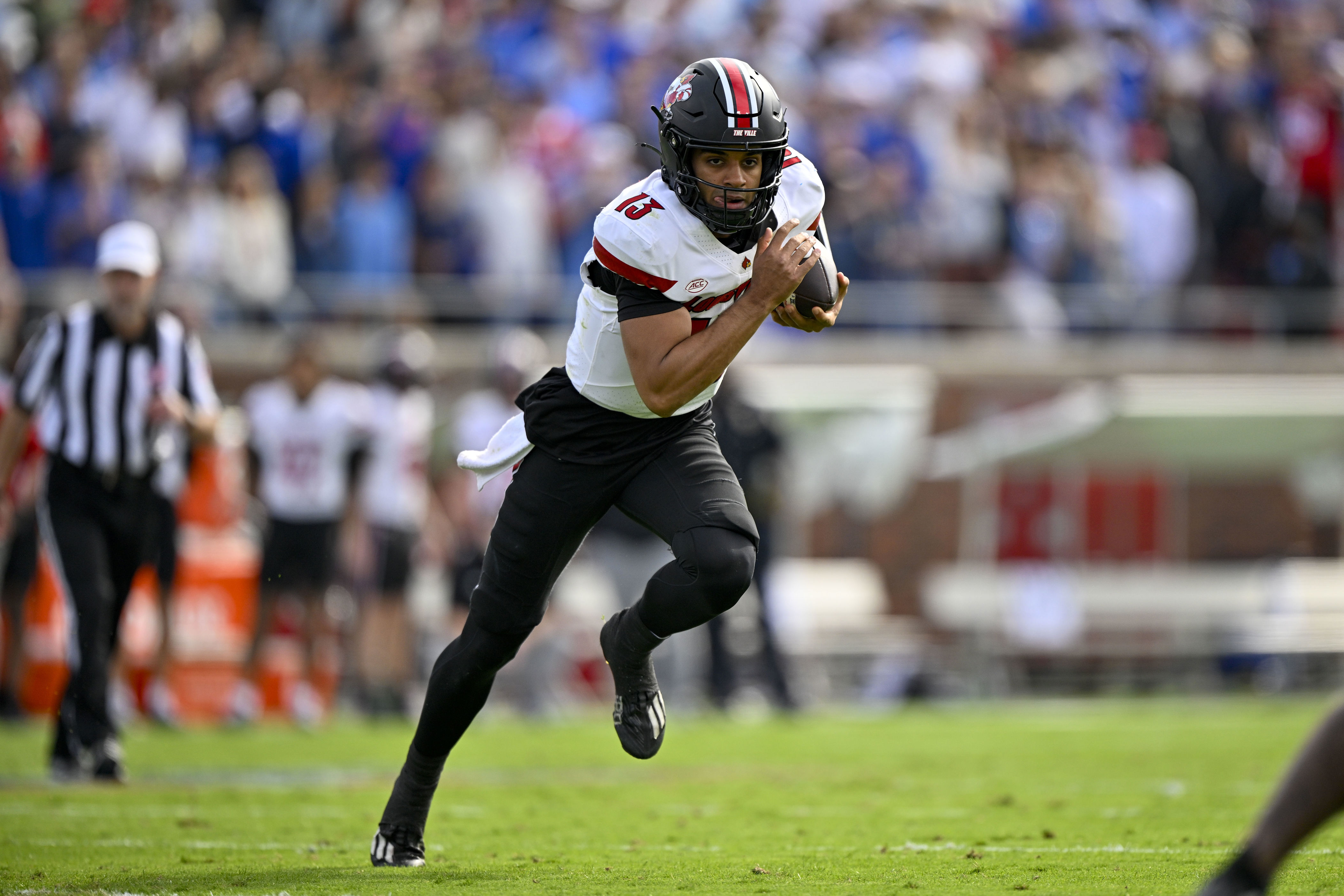 Michigan showing interest in portal quarterbacks from Louisville, Elon<br>