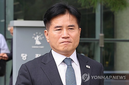 Ruling party lawmaker loses seat for election law violation<br>