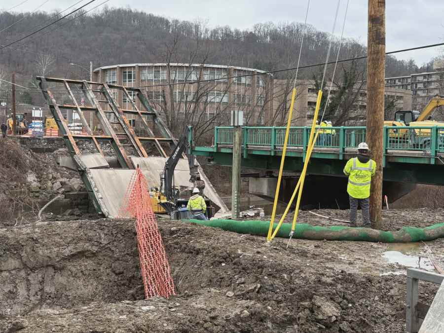 West Virginia bridge collapses into waterway injuring three people; WVDOH releases statement<br><br>