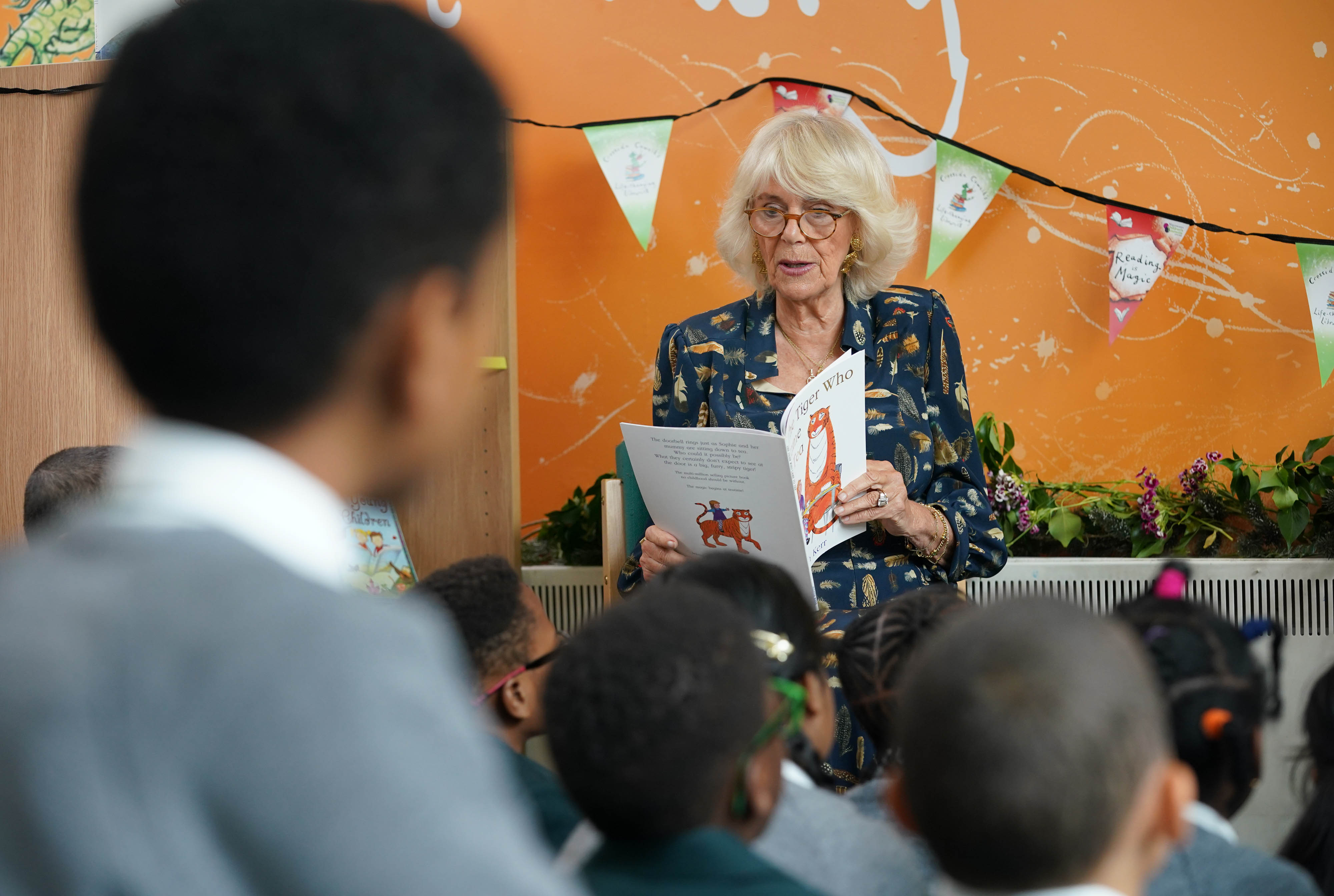 Queen’s urgent mission over reading rates as book club charity marks ...
