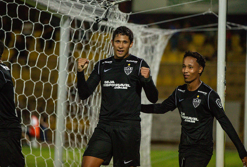 Pedro Cobra salva no início, Atlético entra no jogo e vence QFC para se ...