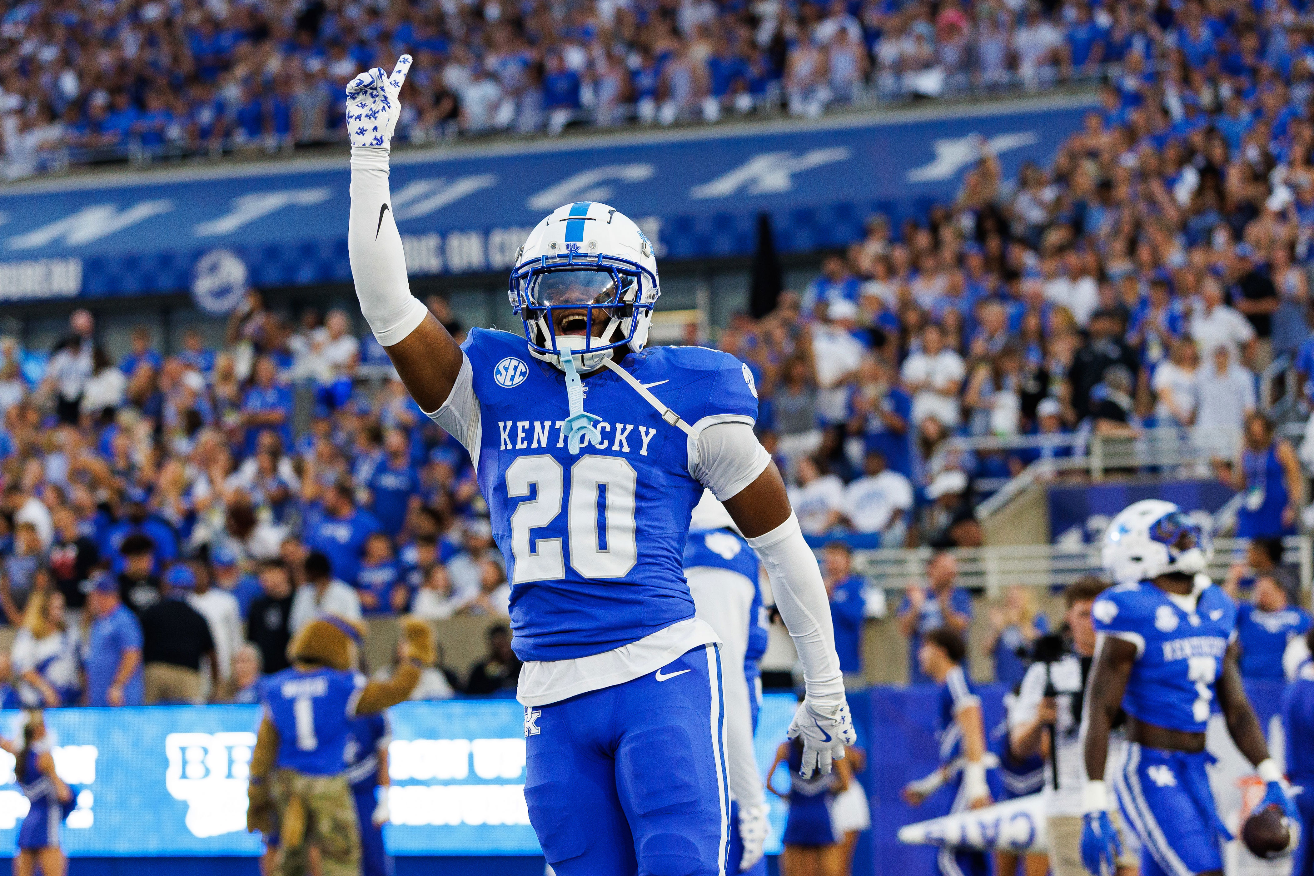Terhyon Nichols and Nasir Addison returning to UK; Quaysheed Scott enters transfer portal<br><br>
