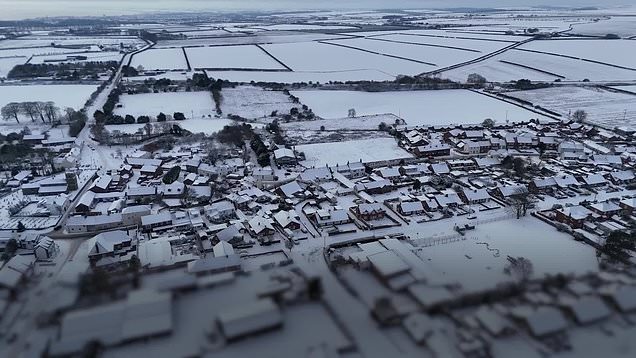 Amber snow and wind warnings issued as UK braces for Storm Goretti