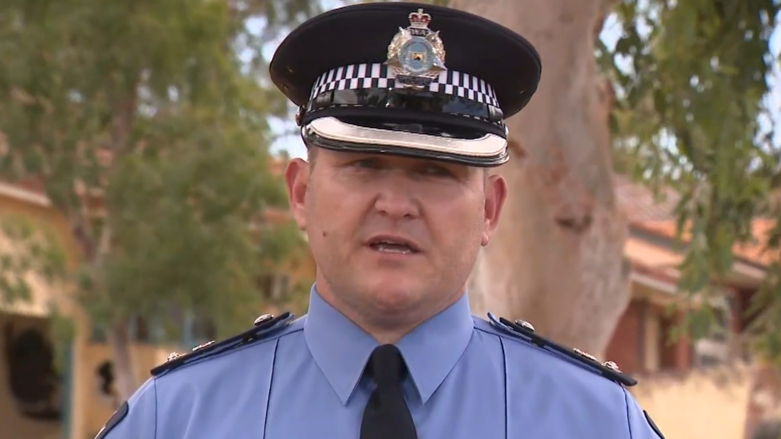 Tactical police join WA manhunt man after woman shot at rural property