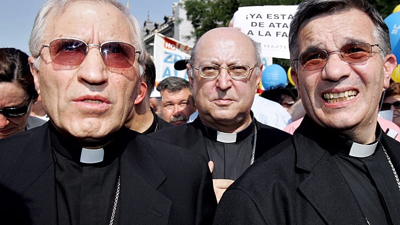 La Iglesia firma un acuerdo con el Gobierno para indemnizar a víctimas ...