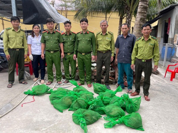 Bỏ lại 22 con chồn hương khi thấy bóng công an tuần tra