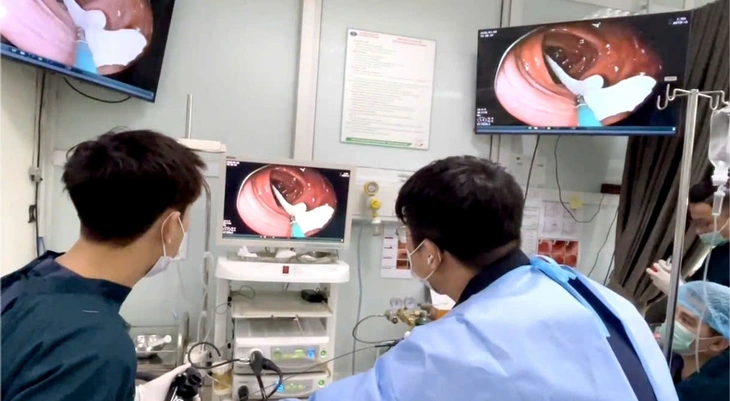 Sụt 2kg trong 2 tuần, phát hiện sán dây lợn dài gần 1m trong ruột