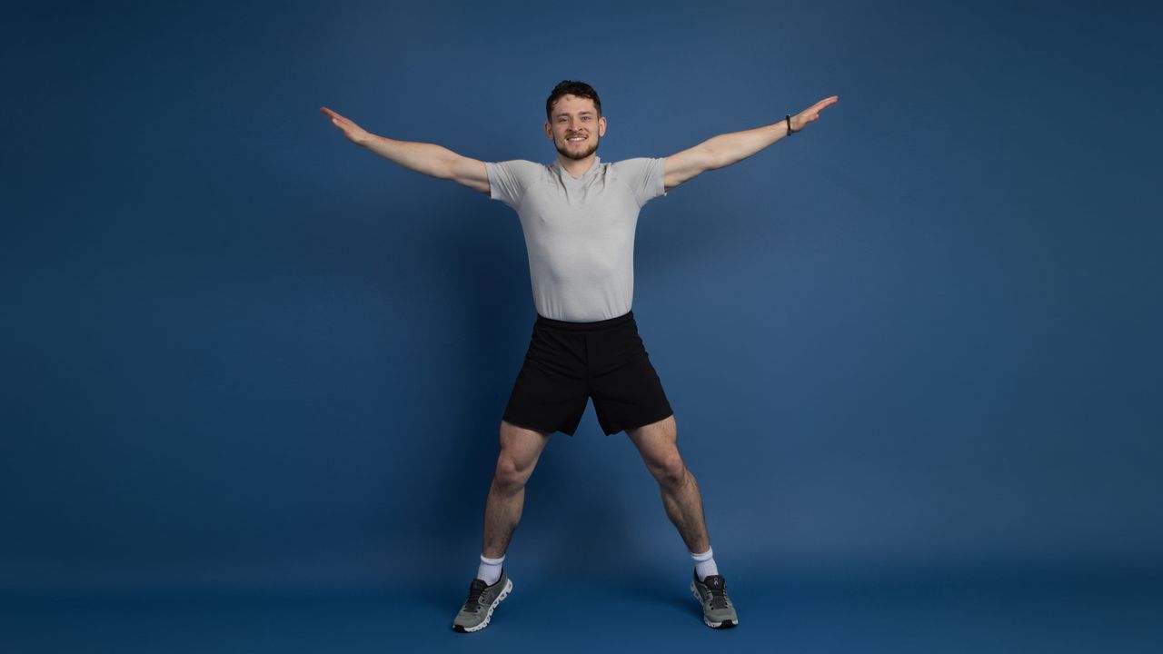 A trainer shares the realistic weekly workout routine that helped him ...