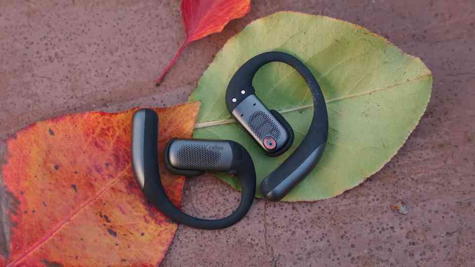 How open-ear headphones finally figured out noise reduction